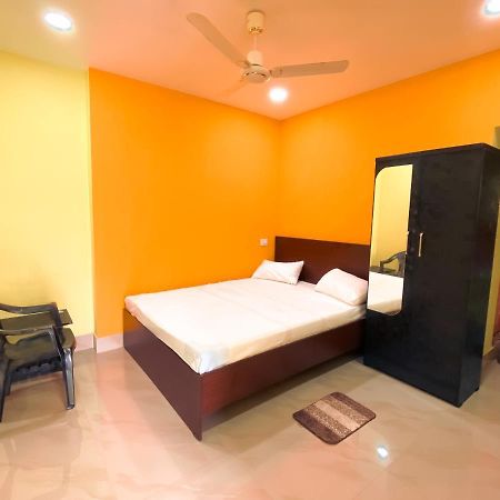 Hotel Sk Lodge Near Guwahati Airport Номер фото