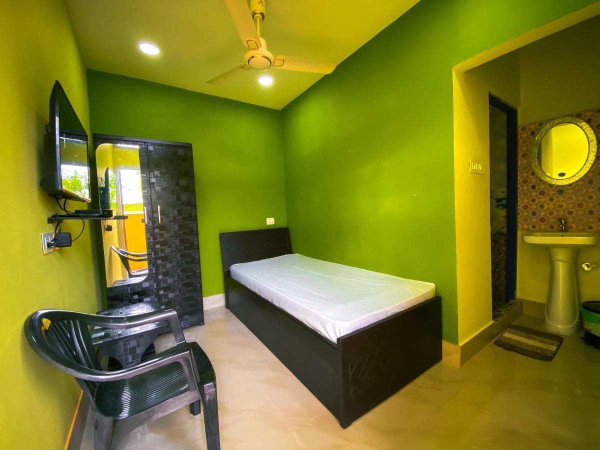 Hotel Sk Lodge Near Guwahati Airport Экстерьер фото
