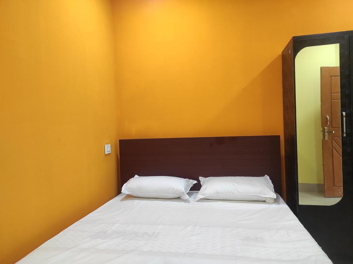 Hotel Sk Lodge Near Guwahati Airport Экстерьер фото